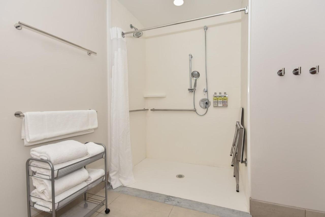 Holiday Inn Express & Suites Charlotte - Ballantyne By Ihg Exterior photo