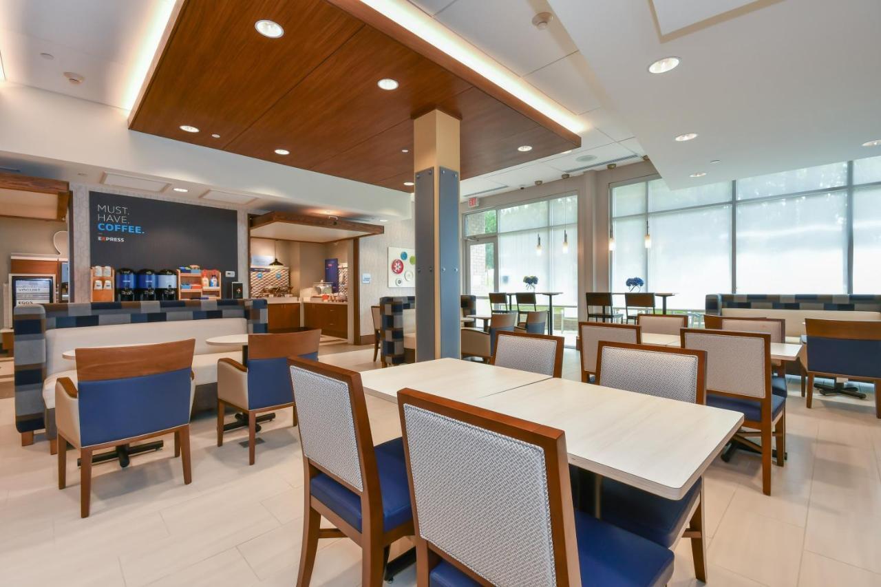 Holiday Inn Express & Suites Charlotte - Ballantyne By Ihg Exterior photo